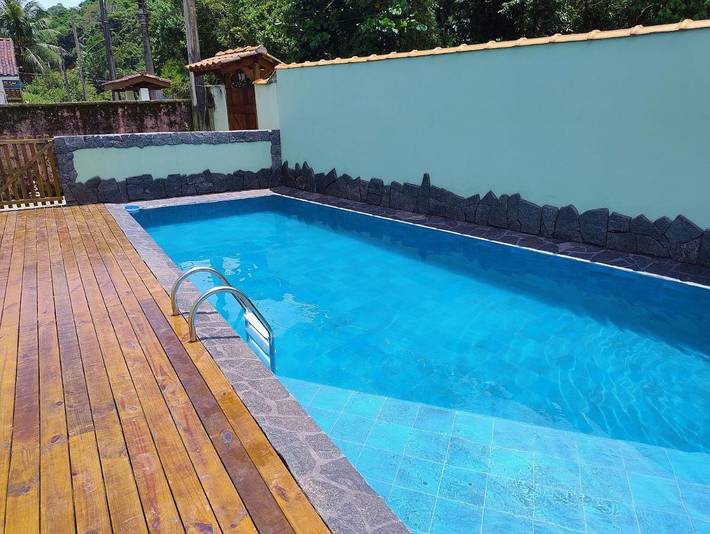Casas e apartamentos de temporada para 4 pessoas, com piscina e balcão em Lagoinha (Ubatuba)