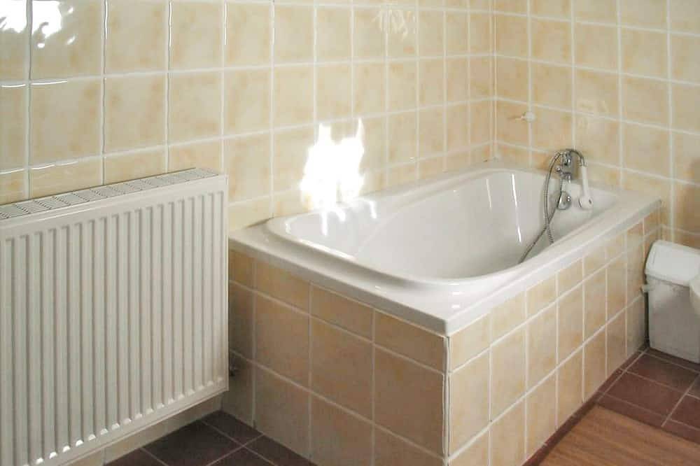 Homerez - Villa in Rocher, Pool and Bergblick in Rocher, Parc naturel régional des Monts d'Ardèche