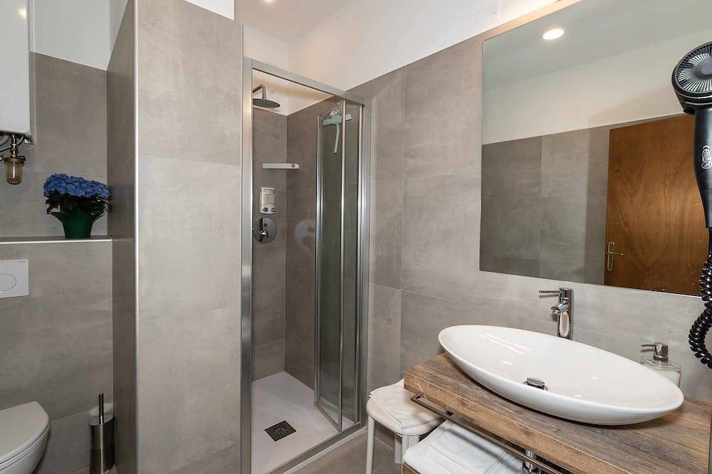 Entire apartment, Smeraldo two-room apartment with valley view in Spello, Perugia Province