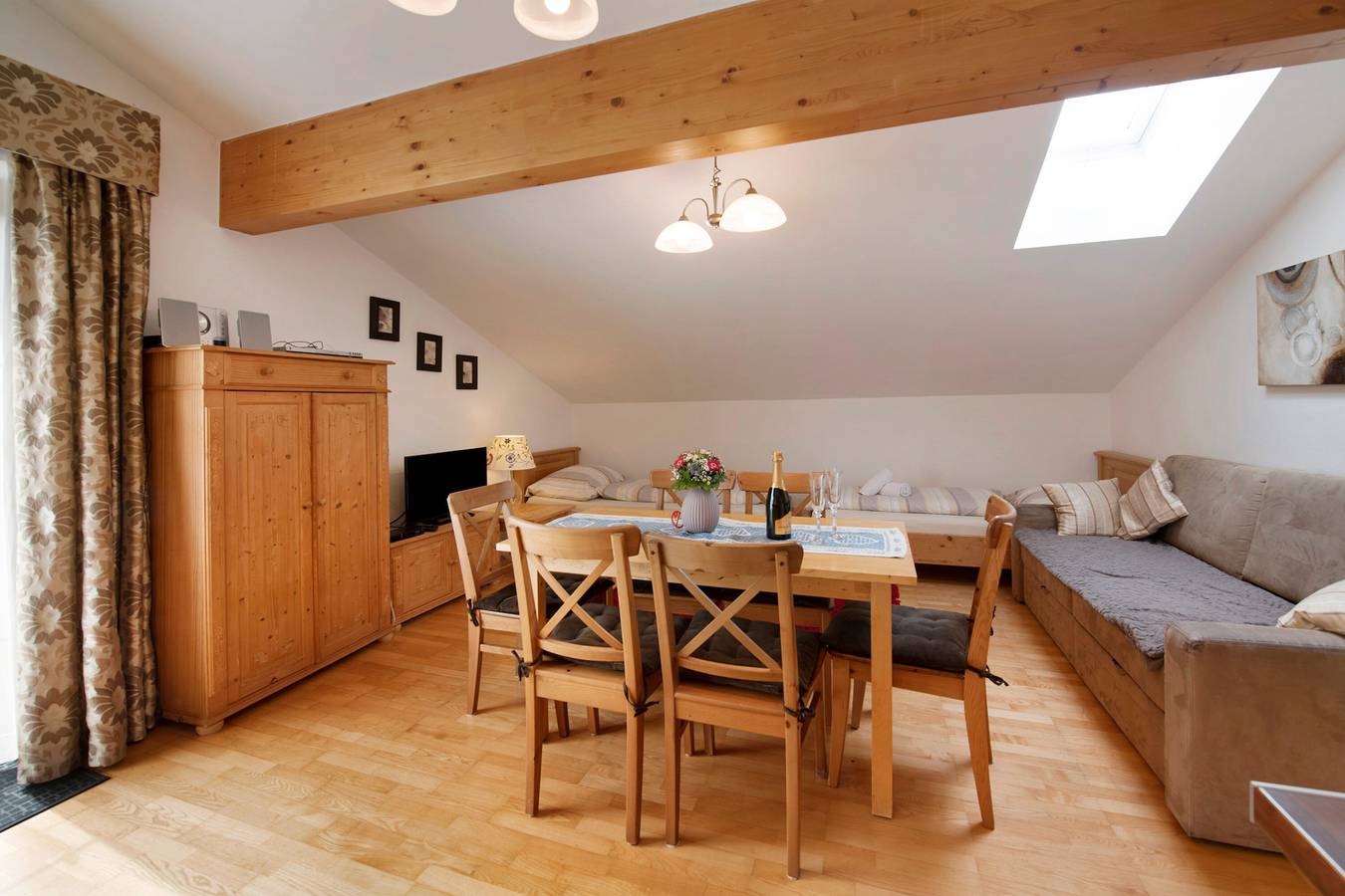 Ganze Wohnung, "Haus Lowe Appartement 2 Stock Nr 5" mit Bergblick in Filzmoos, Tennengau