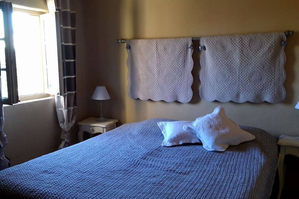 A luxurious villa in a quiet environment, not overlooked. in Nîmes, Nimes region