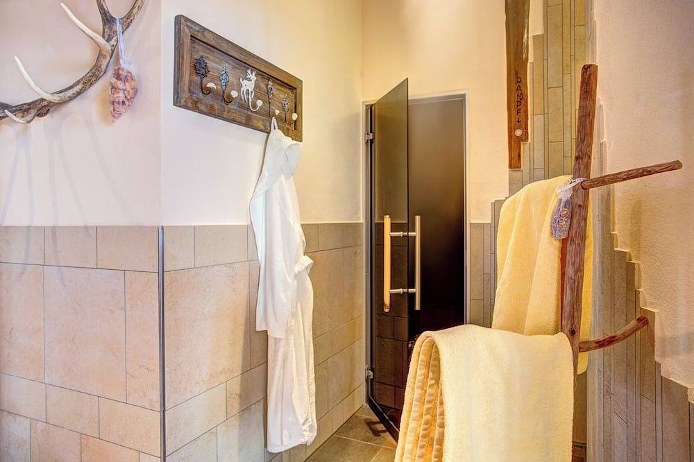 Ganze Wohnung, Ferienwohnung Hüttenfeeling, 44 qm, 1 Schlafzimmer, Balkon, max. 2 Personen in Hopfen am See, Bayerisch Schwaben