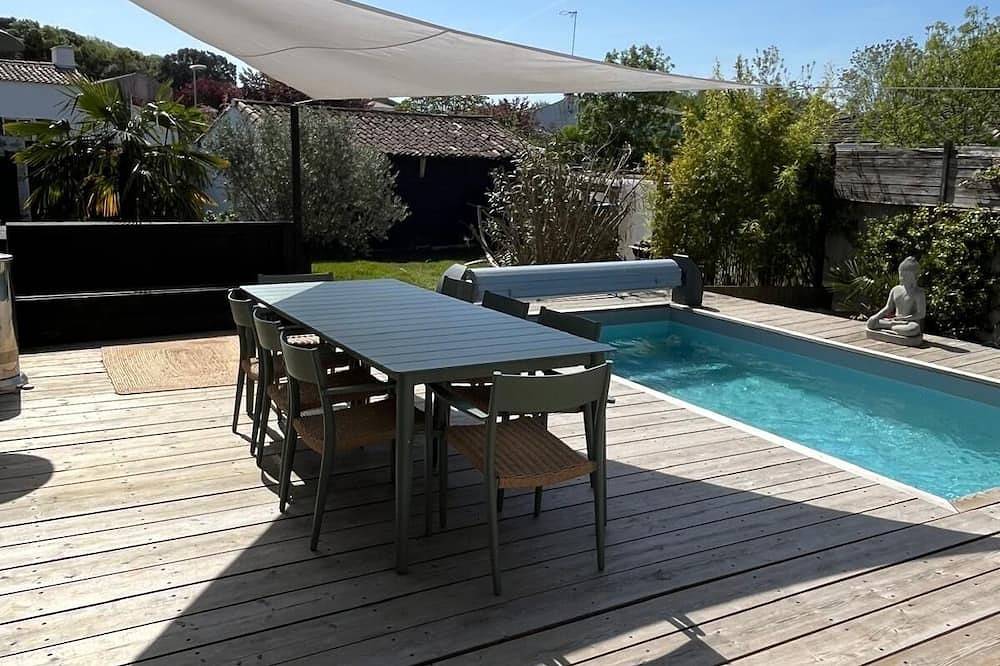 Charming old farmhouse with swimming pool, at the gateway to the Ile de Ré in L'Houmeau, La Rochelle und Umgebung