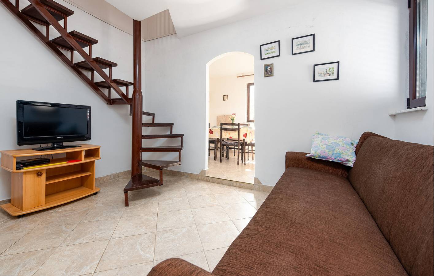 Ferienhaus für 4 Personen mit Terrasse in Karlobag, Naturpark Velebit