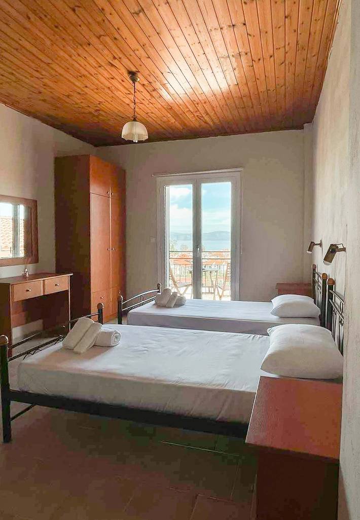 Gîte pour 2 personnes, avec jardin, adapté aux familles dans Kavos - 3