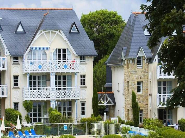 Gîte pour 5 personnes, avec piscine, adapté aux familles dans Casino de Bénodet