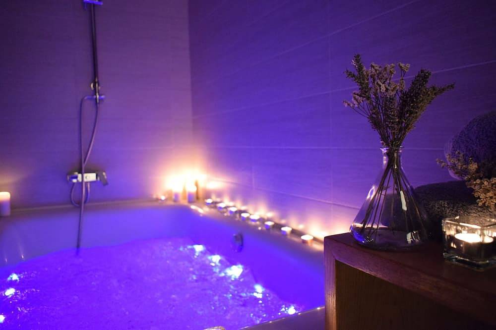 Suite con jacuzzi y chimenea en Samos, Camino de Santiago in Samos (Lugo), Provincia de Lugo