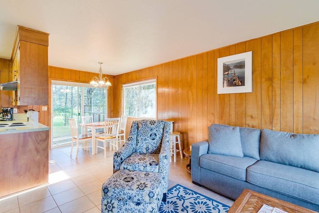 Familien- und hundefreundliches Haus mit Blick auf den Golfplatz und Zugang zum Strand (Mca # 1209) in Manzanita, Tillamook County