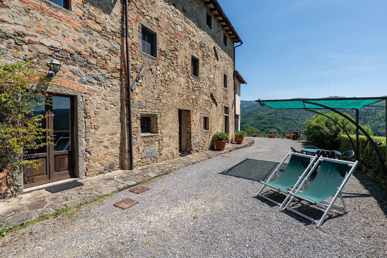 Appartamento intero, Appartamento 'Le Stalle' con vista sulle montagne, piscina in comune e Wi-Fi in Pescia, Provincia di Pistoia
