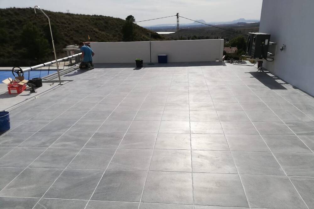 Moderne neue Villa mit privatem beheiztem Pool in Busot, Costa Blanca