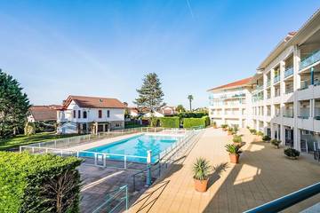Gîte pour 4 personnes, avec piscine et balcon dans Golf De La Nivelle