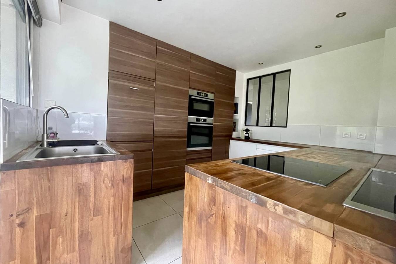 Appartement entier, Le Papillon,  F3 moderne avec terrasse et parking in Mont-Saint-Aignan, Région de Rouen