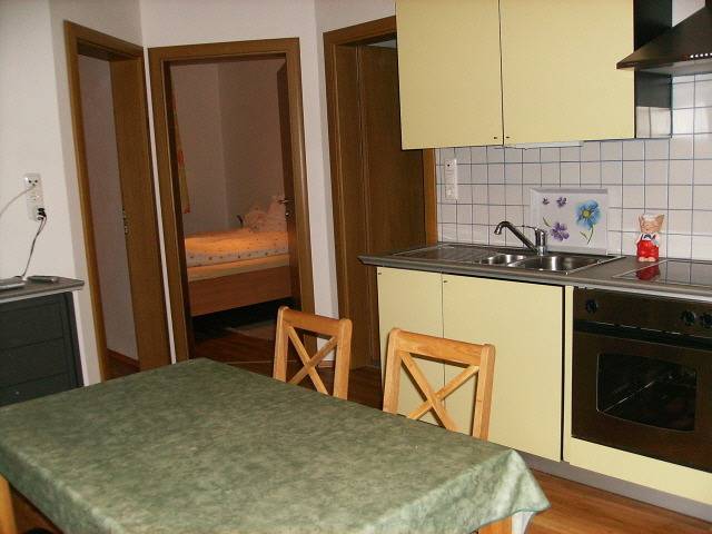 Weingut Zur Schlafmütze Fam. Parth - Ferienwohnung L.Berg (46qm) mit Balkon und Küchenzeile in Gemeinde Herrnbaumgarten, Weinviertel