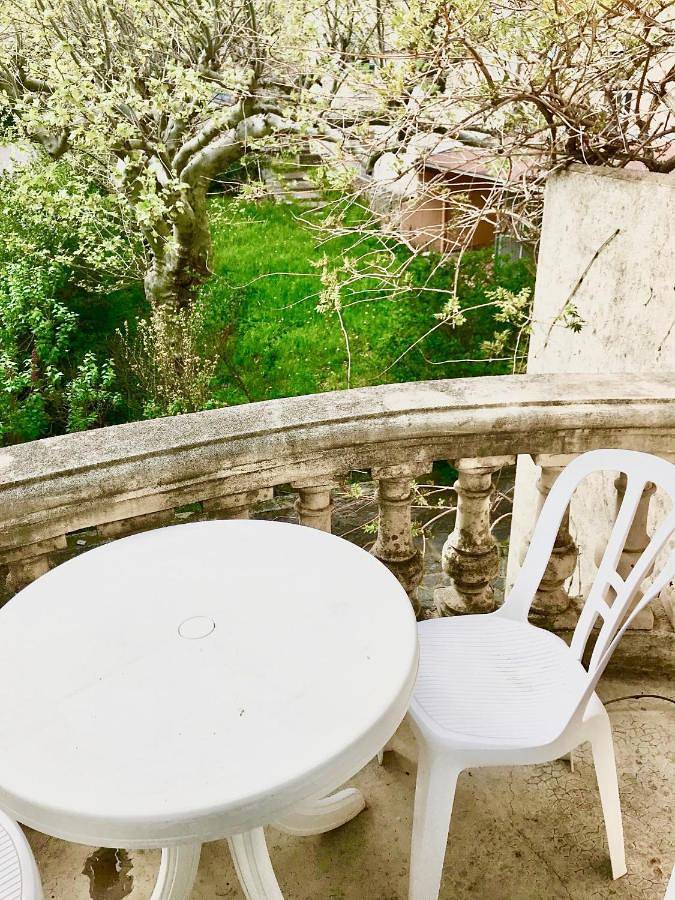 Gîte pour 2 personnes, avec jardin dans Office De Tourisme De Lamalou Les Bains - 2