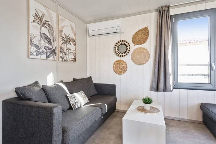Gîte pour 6 personnes, avec piscine ainsi que terrasse et jardin à Saubrigues - 4