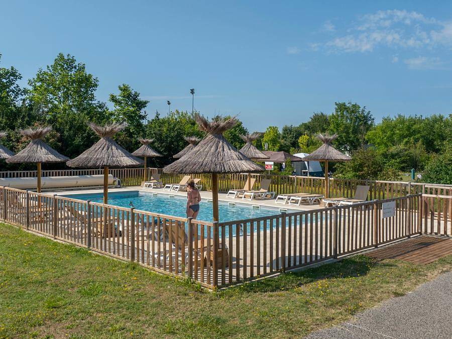 Camping du Plan d'Eau - Mobilhome 2 personnes - Eco 1ch 2 pers in Saint-Yrieix-sur-Charente, Charente