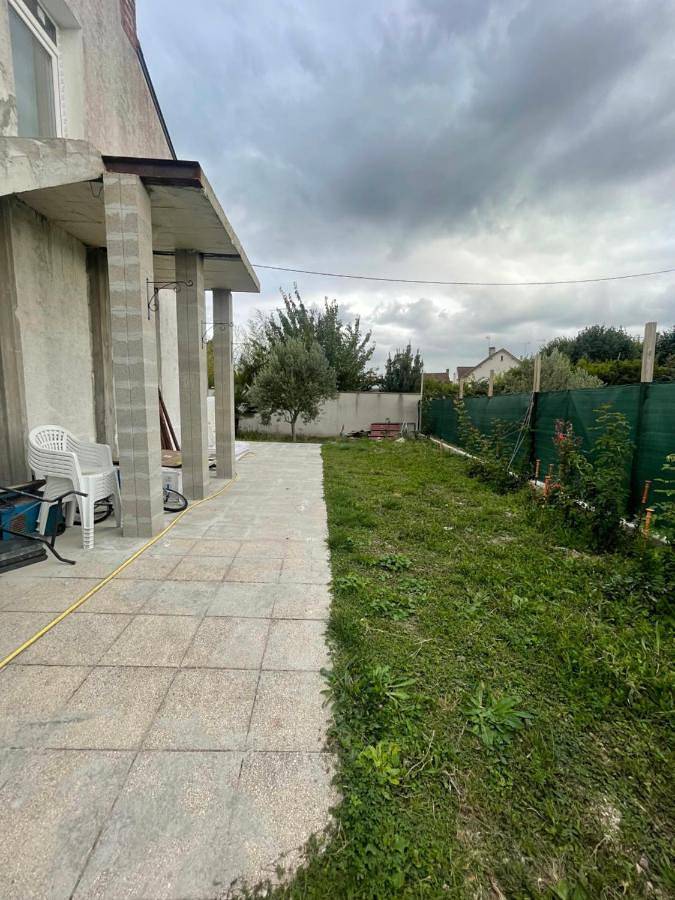 Gîte pour 6 personnes, avec vue et jardin, adapté aux familles à La Chapelle-Saint-Mesmin - 4