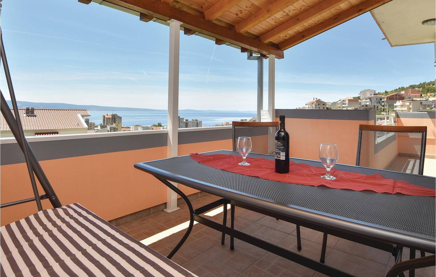 Ganze Ferienwohnung, Ferienwohnung für 4 Personen mit Terrasse in Dugi Rat, Split-Dalmatien