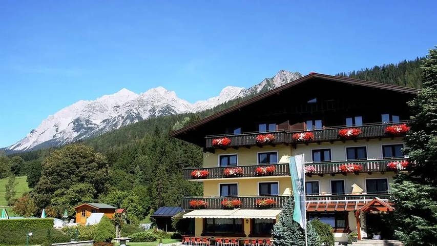 Bauernhof für 5 Personen, mit Sauna und Garten sowie Pool und Balkon in Ramsau am Dachstein