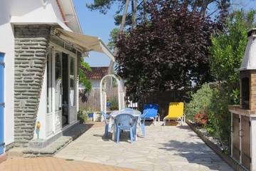 Location de vacances pour 6 personnes, avec jardin et terrasse, animaux acceptés dans Plage des Chardons