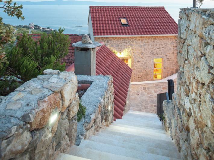 Villa in Podgora mit Pool am Strand in Podgora, Makarska Riviera