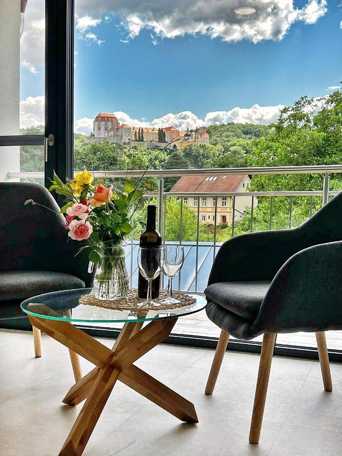 Apartament wakacyjny dla 5 osób, z widok i taras oraz ogród w Morawy Południowe