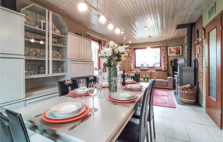 Location de vacances pour 6 personnes, avec terrasse et jardin à Vielsalm - 4