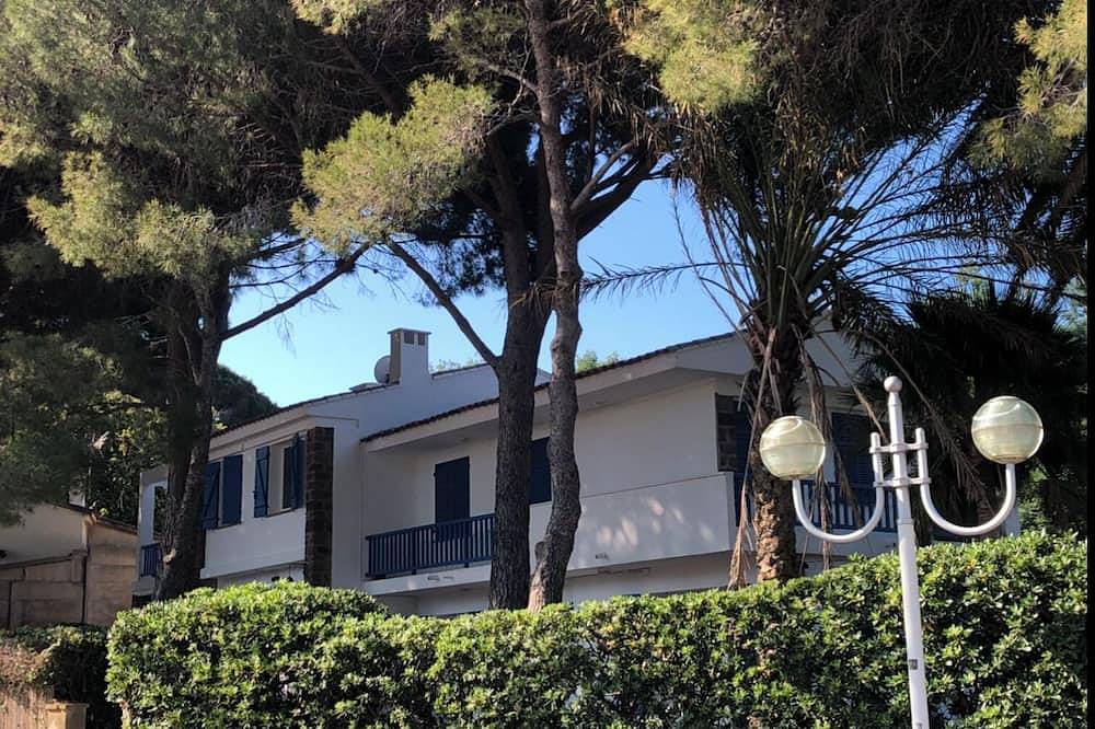 Appartement entier, Appartement F4 Vue sur Port in Cavalaire-sur-Mer, Parc national de Port-Cros