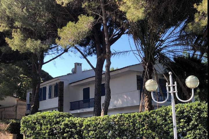 Gîte pour 6 personnes, avec jardin et terrasse, animaux acceptés dans Casino De Cavalaire