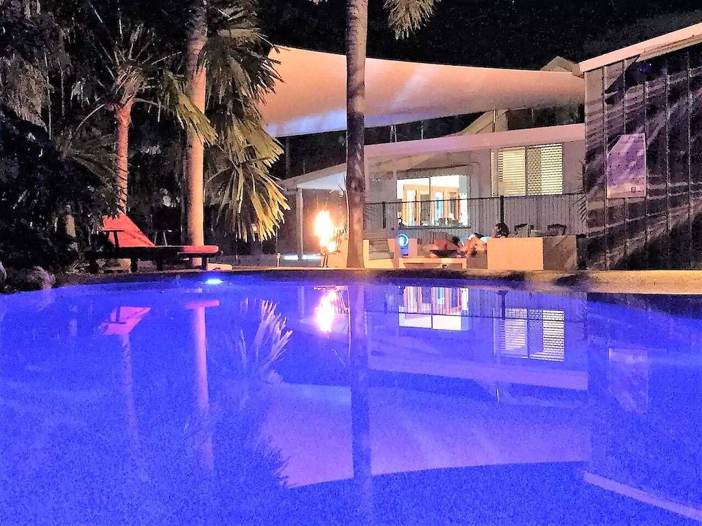 Charming Beach Cottage mit Wifi! in Holloways Beach, Cairns