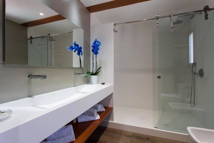 Hôtel pour 2 personnes, avec piscine et vue ainsi que jardin et bassin pour enfant dans Playa Migjorn Formentera - 4