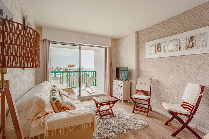 Gîte pour 2 personnes, avec terrasse et piscine à Ciboure - 2