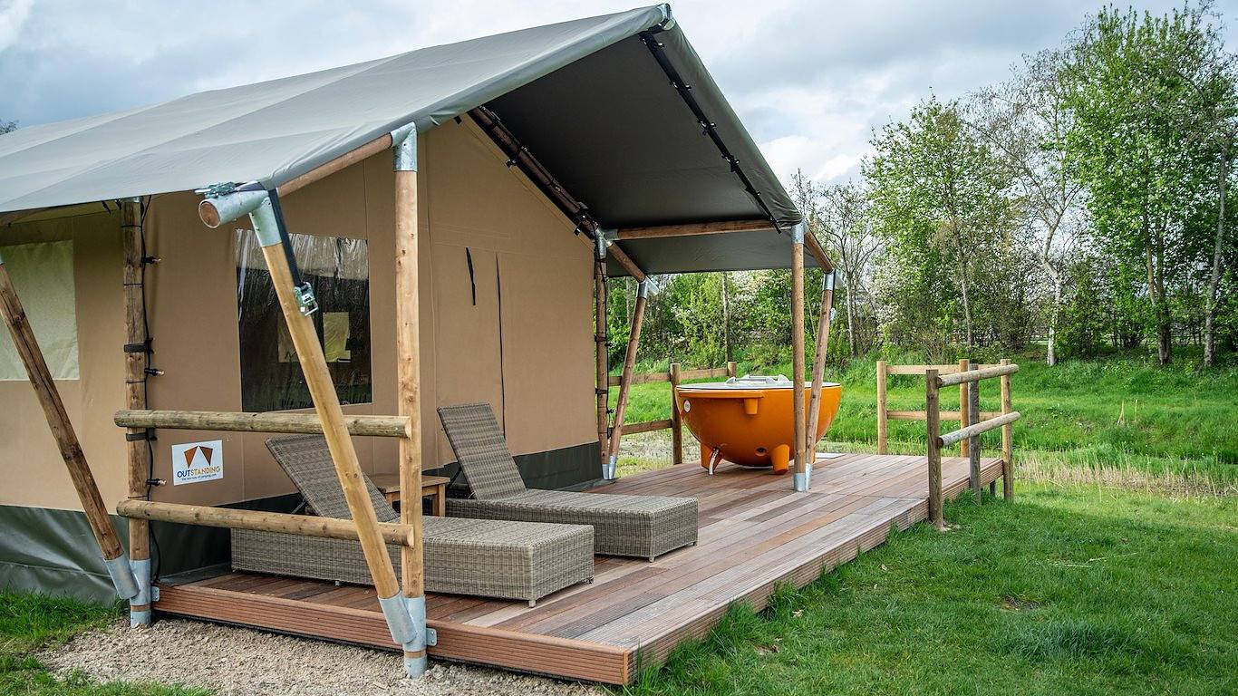 Erfgoed Bossem - Stoer Lodgetent Twin Hottub in Twente
