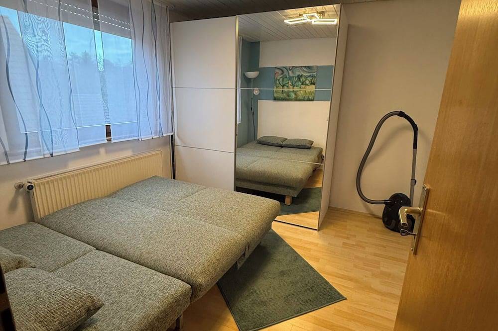 Ganze Wohnung, Exklusive vollmöblierte Wohnung\nnähe Daimler in Böblingen, Nordschwarzwald