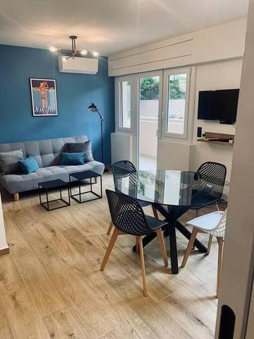 Gîte pour 3 personnes, avec terrasse dans Office De Tourisme De Juan Les Pins