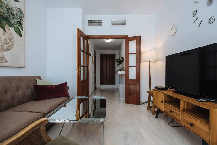 Apartamento inteiro, Apartamento Mairena. Parking privado y piscina. in Mairena del Aljarafe, Sevilha Província