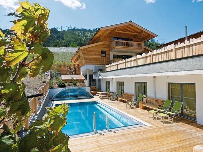 Chalet für 18 Personen, mit Balkon und Terrasse sowie Sauna in Flachau