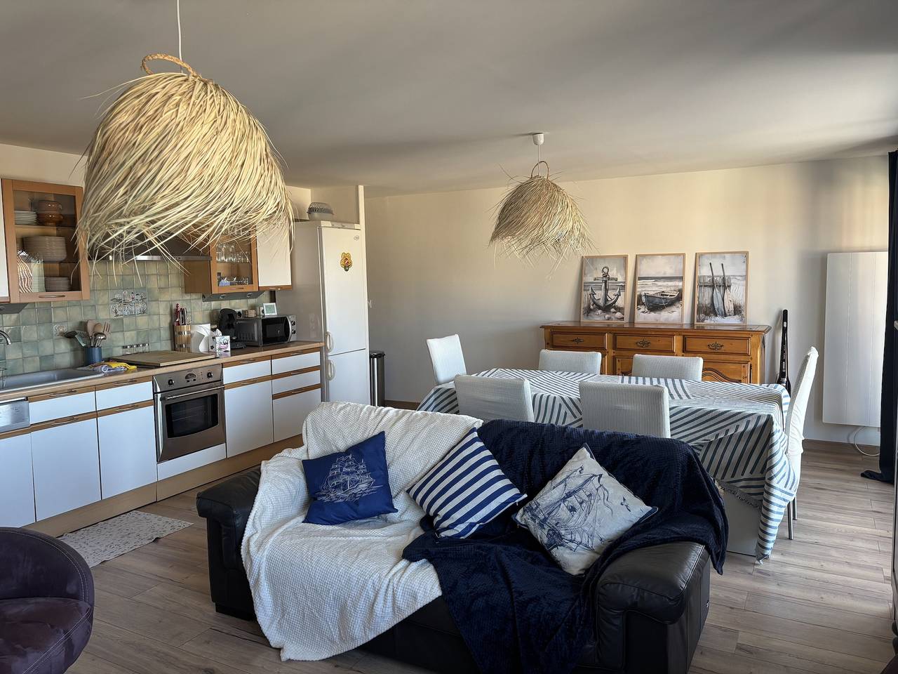 Apartamento inteiro, Apartamento «La Madély» com vista mar a 100 m da praia – Saint-Cécile/Camiers in Sainte Cécile Plage, Camiers