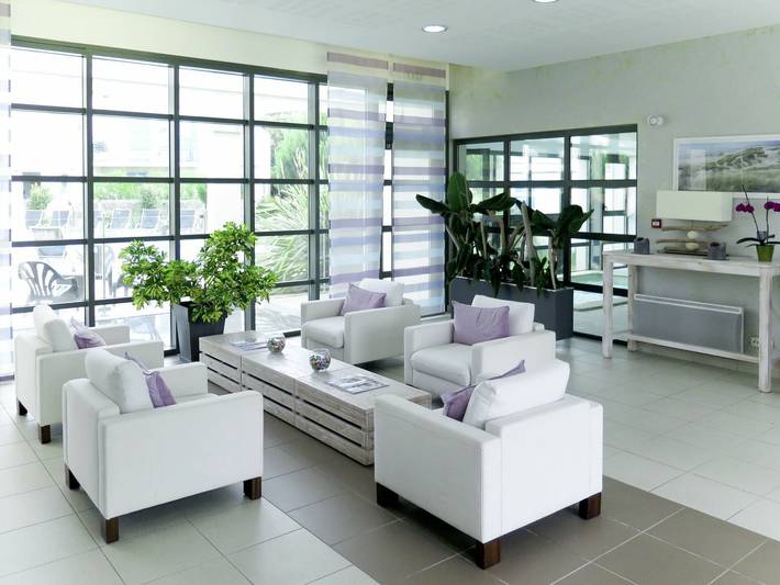 Vakantiewoning voor 4 personen, with Balkon and Whirlpool as well as Terras and Zwembad in Saint-Palais-sur-Mer