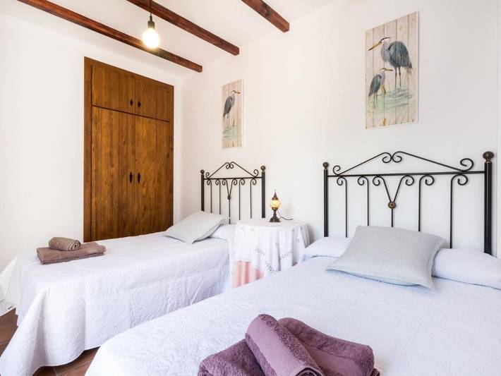 Casa rural para 6 personas, con piscina además de terraza y jardín en Nigüelas - 3