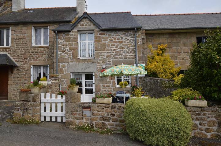 Gîte pour 4 personnes, avec Terrasse ainsi que Jardin et Vue à Saint-Ouen-des-Alleux