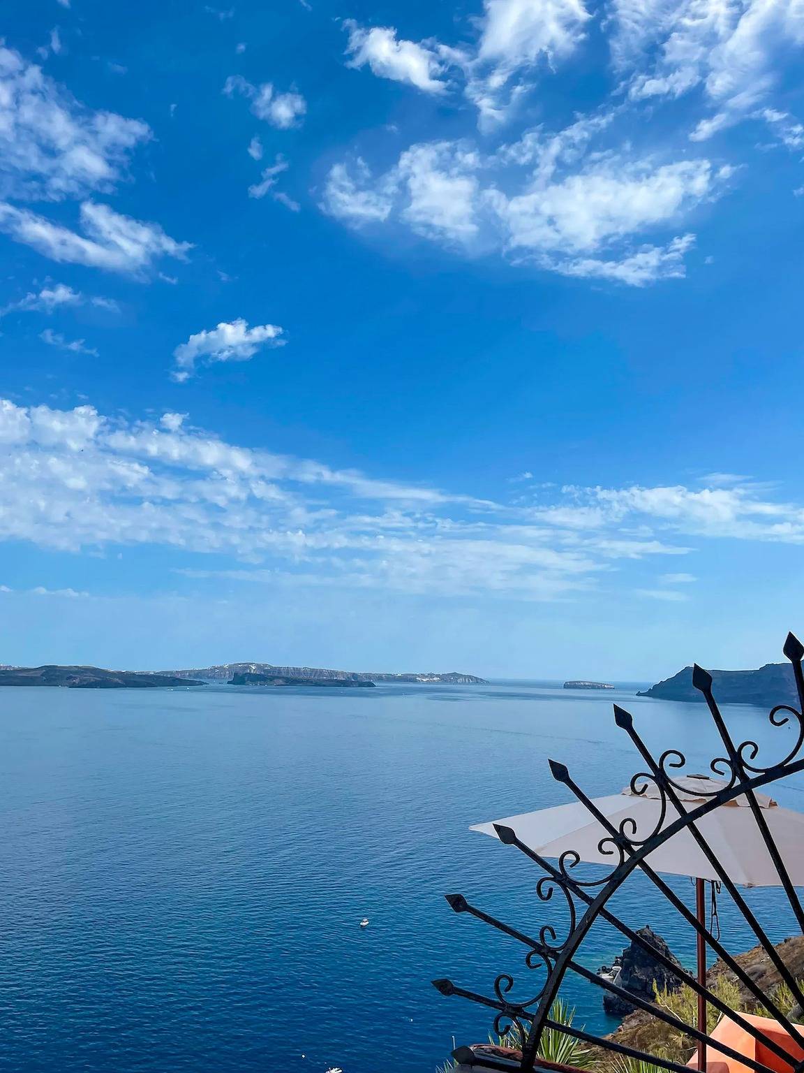 Charming Santorini Villa | 1 Bedroom Villa | Wonderful Sea Views & Perfect for a Couples Getaway | Oia in Ormos Ammoudiou, Oia