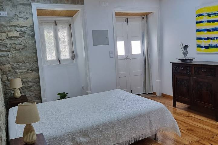 Casa da Ti Alzira - a refuge at the foot of the mountain with a touch of tradition in Évora de Alcobaça, Île de Faial