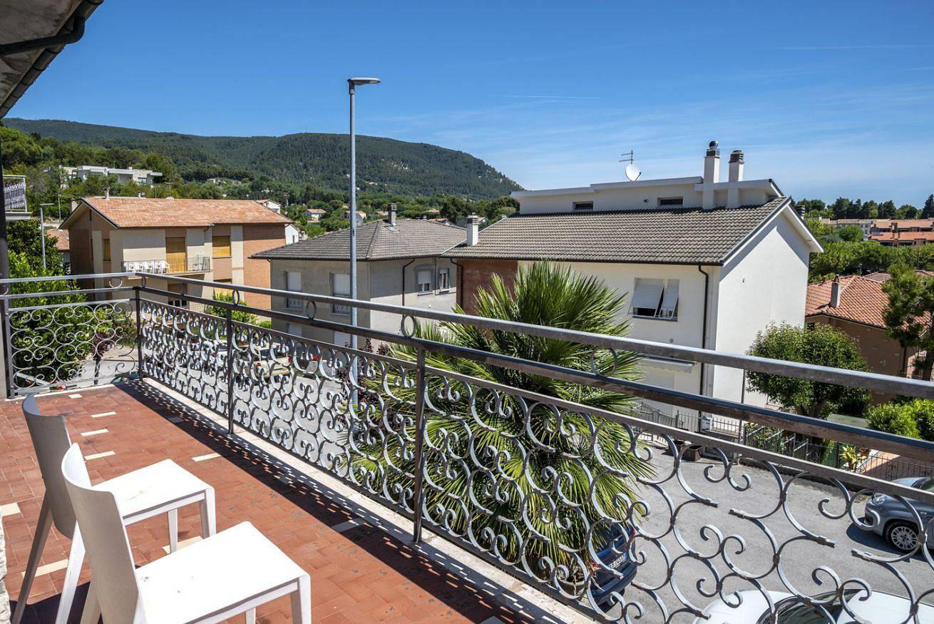 Appartement entier, S303 - Sirolo, large three-room apartment in a quiet area in Sirolo, Riviera del Conero