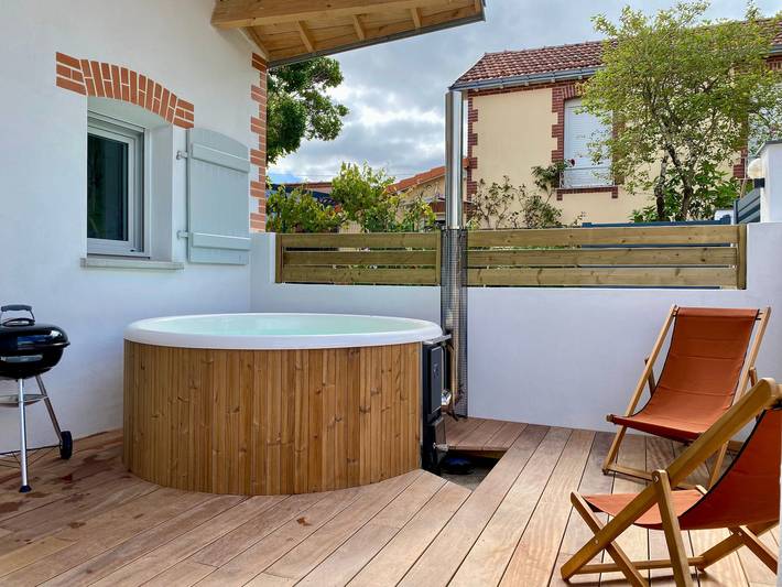 Gîte pour 4 personnes, avec terrasse ainsi que jacuzzi et jardin, animaux acceptés dans Plage de La Joselière - 2