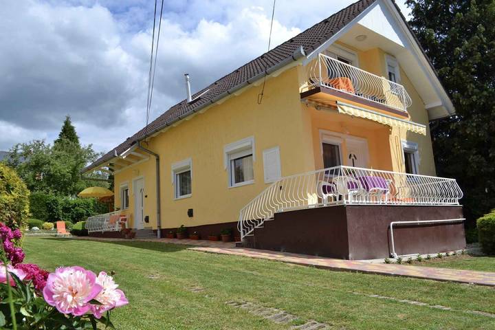 Ganze Ferienwohnung, Ferienwohnung mit Grillmöglichkeit und Wlan in Zalakaros, Balaton Region