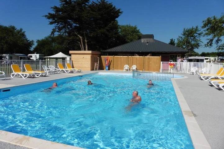 Camping pour 4 personnes, avec bassin pour enfant à Guérande