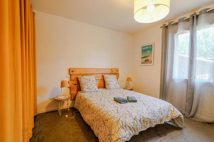 Location de vacances pour 5 personnes, avec terrasse et jardin à Luglon - 4