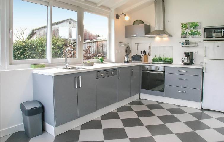 Encantador apartamento en el centro de la ciudad a 2 km con aparcamiento y jardín in Saint-Fort-sur-Gironde, Región de Jonzac
