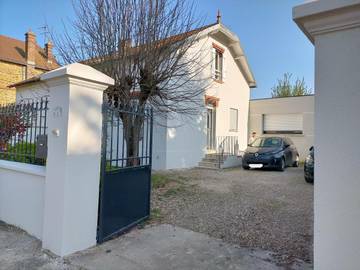 Cottage pour 4 personnes, avec jardin à Aubergenville
